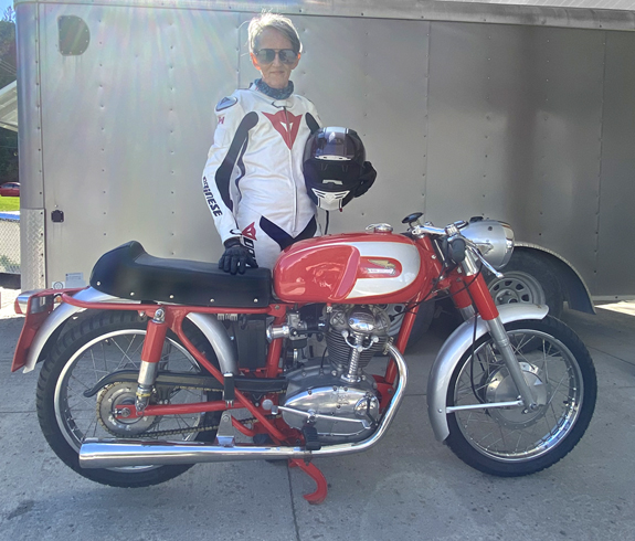 SueandDiana_ducati_250_Daina_Mark3_sm